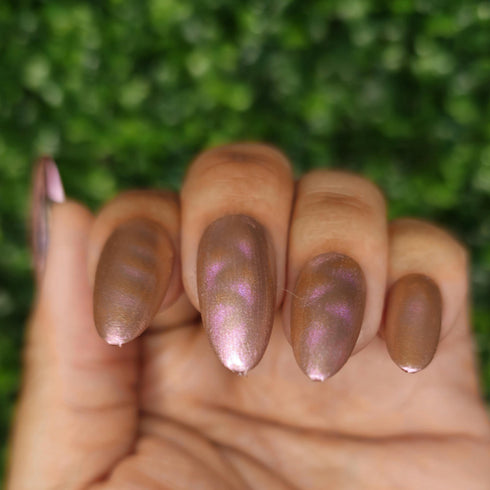 Candybong Crush twice magnetic pink nail polish